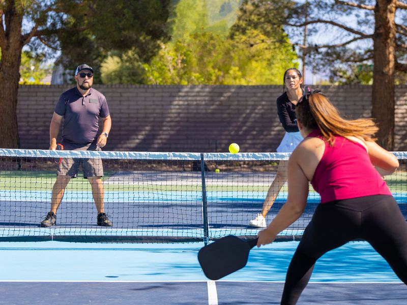 Kinh doanh pickleball cần những giấy phép gì?