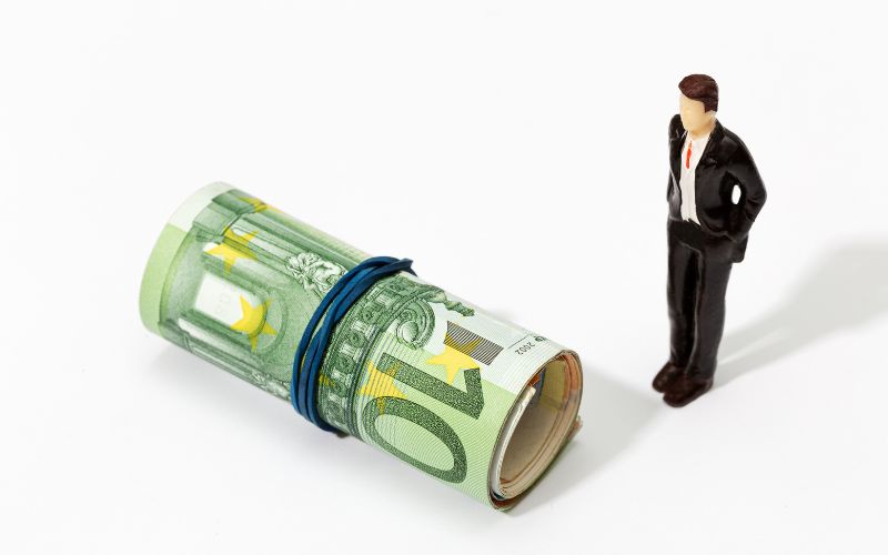 Tổng Quỹ Lương Trong B&aacute;o C&aacute;o Lao Động